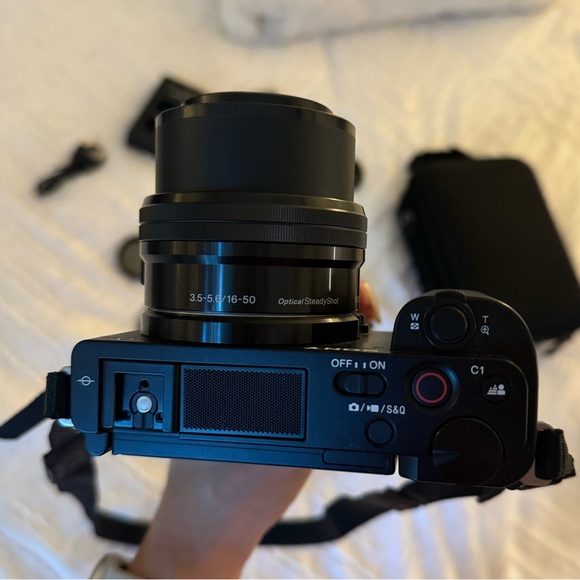 Sony Alpha ZV-E10 Mirrorless Vlog Camera Kit - Black w/ accessories included! - Picture 10 of 16
